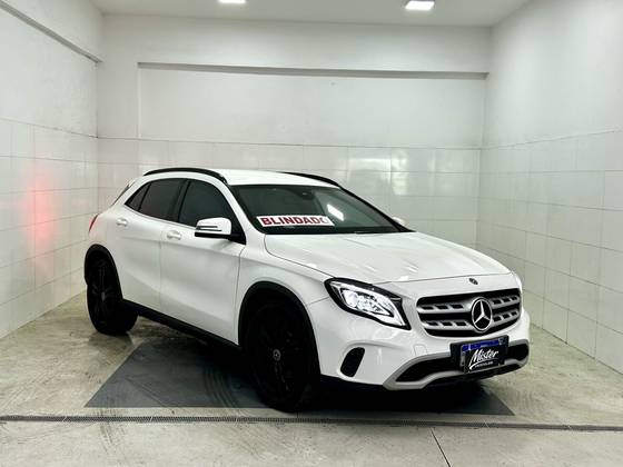 MERCEDES-BENZ GLA 200 1.6 CGI FLEX STYLE 7G-DCT MERCEDES-BENZ GLA 200 1.6 CGI FLEX STYLE 7G-DCT